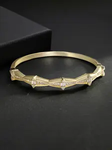 1PC ICED CHICS diamond-shaped hip-hop Zircon bracelet, made of copper inlaid zircon material, suitable for both men and women, versatile accessory, Fashionable Bracelet