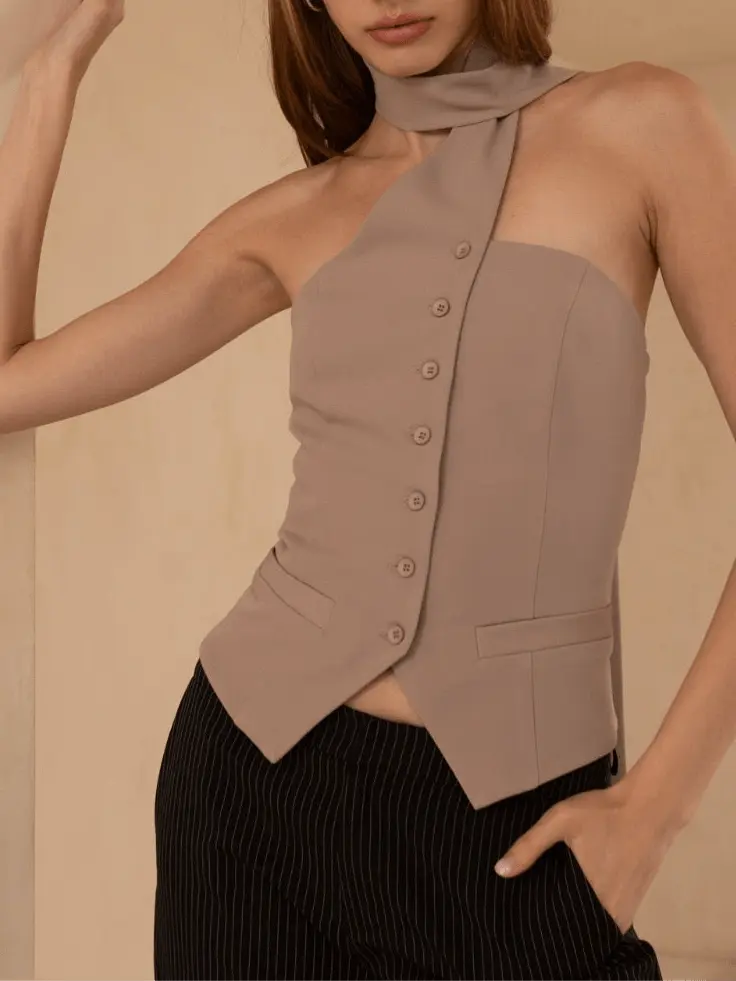 Mocha sleeveless t-shirt with scarf