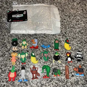 24pcs Italian Brainrot Toys Tralalero Tralala Action Figure Brainrot Meme Shark Figures Toys 2.5in Funny Animals Unique Key Chain Decorations Gifts for Fans Office Room Figurine Decor Collector Set Car Accessories Premium Squishy Material Bag Charms