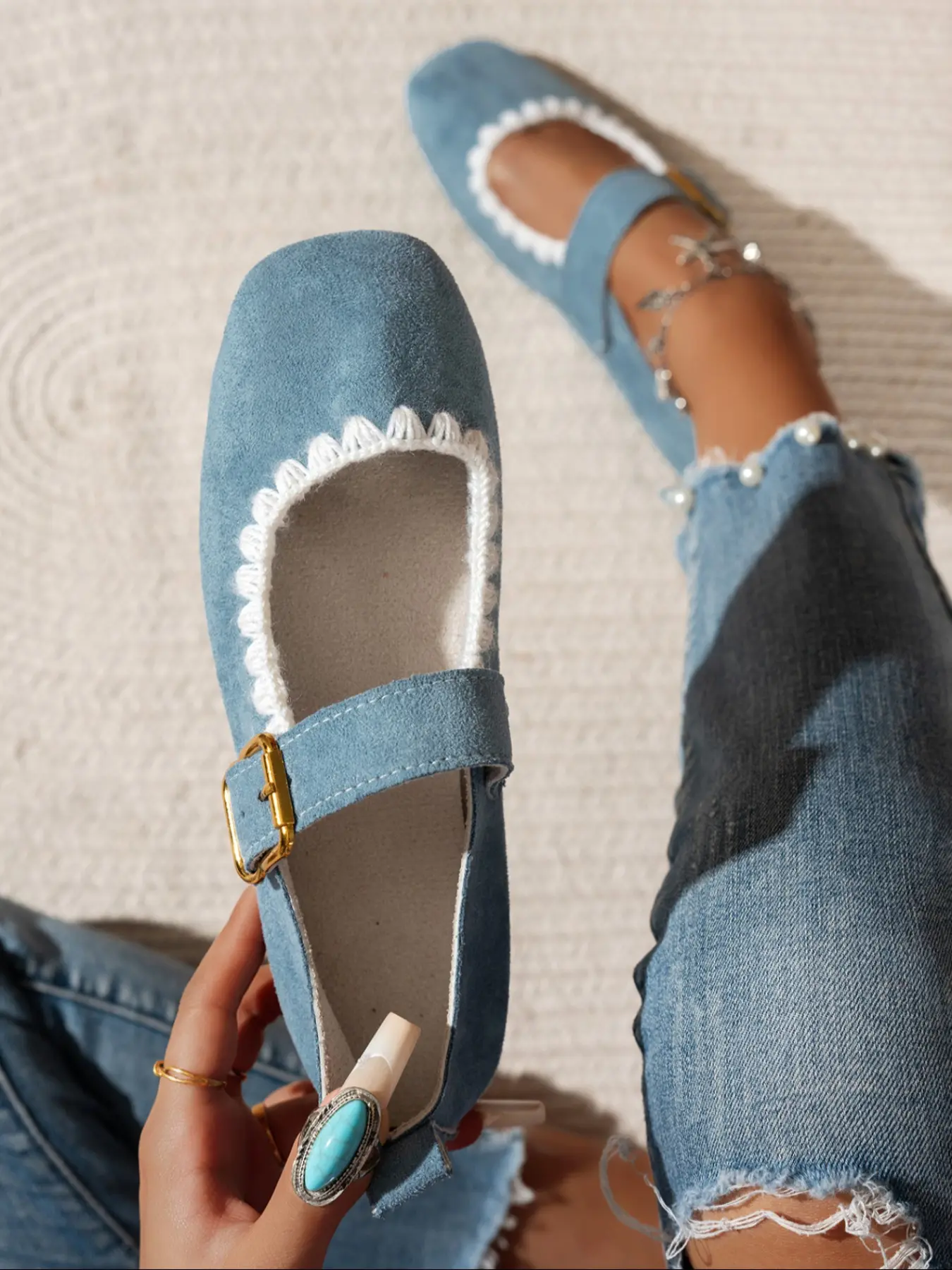 A pair of fashionable Vintage retro low-cut one-piece strapless Mary Jane flat shoes with soft rubber soles, fairy-like elegant flat shoes, suitable for pairing with skirts, Solid color flats