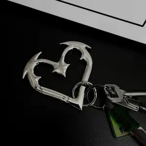 Gothic Zinc Alloy Heart Keychain, Heavy-Duty Carabiner Clip Design, Bold Statement Keyring Accessory for Keys, Bags & Backpack Charm, Durable Fashion Key Holder for Daily Carry & Gift Idea