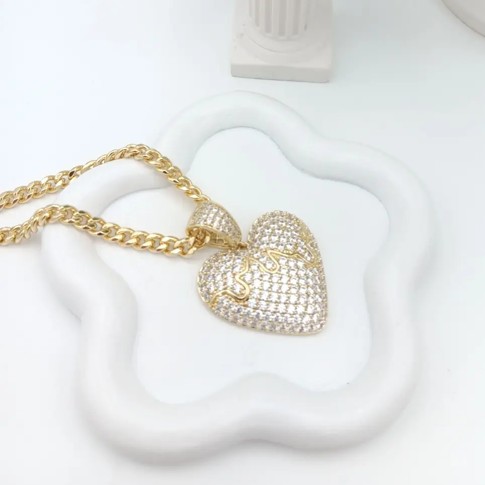 Yordy Shop Women's chain with heart saying, maximalist design with zirconia inlays, 14K gold plated, high quality.