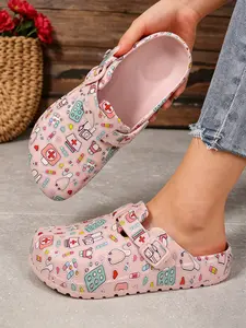 Women’s fashion closed-toe shoes with cartoon print; clogs-style all-season work shoes; lightweight flat perforated shoes with a comfortable, soft sole and an adjustable buckle; suitable for the beach, garden, and year-round wear.