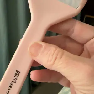 Product Review of Lash Sensational Body Mascara, Silky Buildable Formula, 24HR Lift, Maybelline New York from c**5