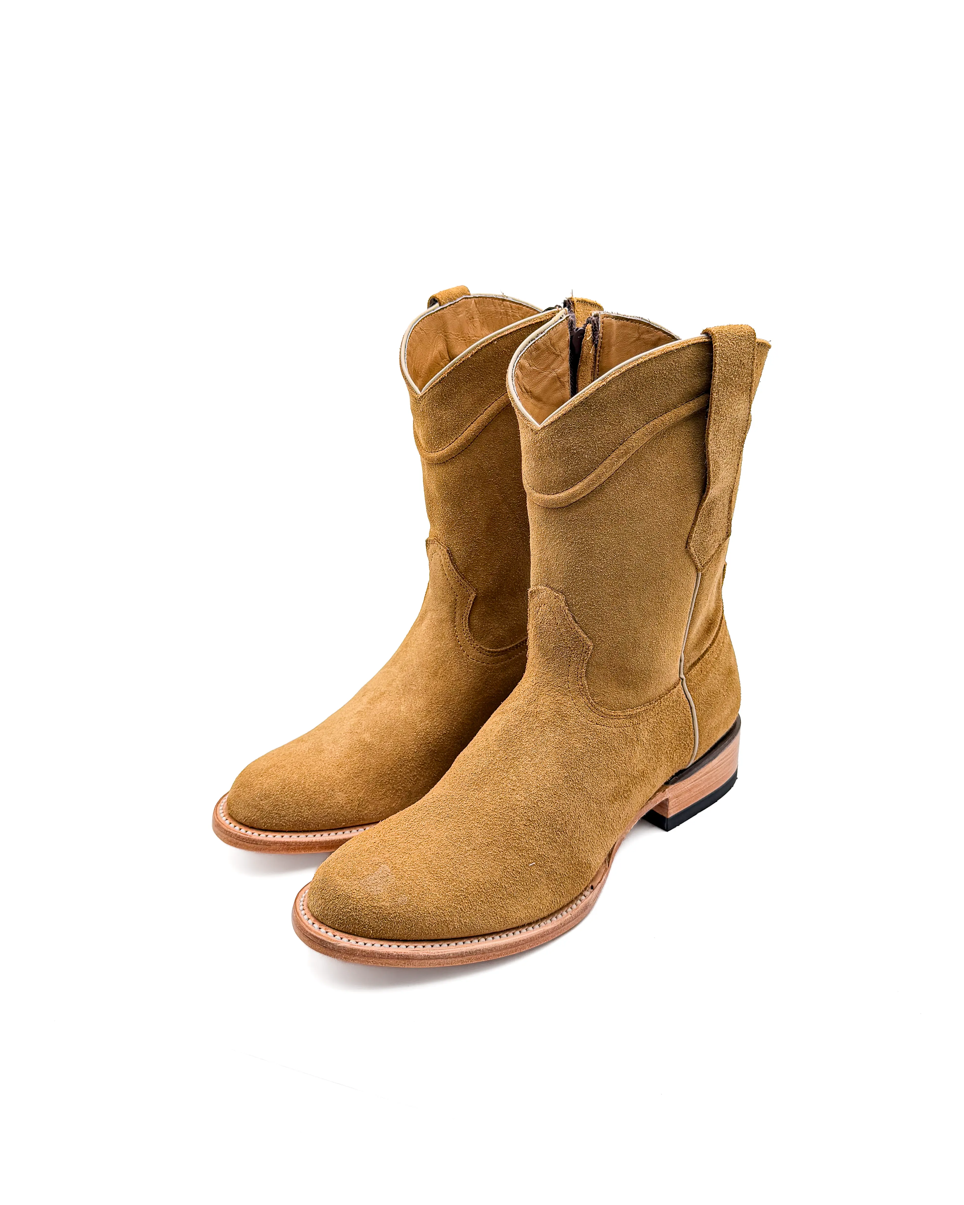 Cowboy Boot in Light Brown Rough Out Ropper