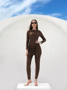 Women's Solid Color Round Neck Long Sleeve Tee & Leggings Swimsuit Set, Casual Fashion Cozy Modest Swimming Wear Swimwear Set for Beach Holiday Vacation, Ladies Swimsuit for All Seasons, Full Coverage Swimsuits