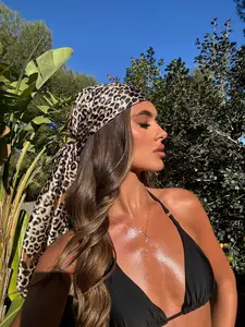 Fashion Leopard Print Small Dot Scarf, 90x90cm Multifunctional Soft Silk Touch Headscarf, Handkerchief, Casual Style, All Seasons