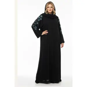 Dubai close Aba  Women wear