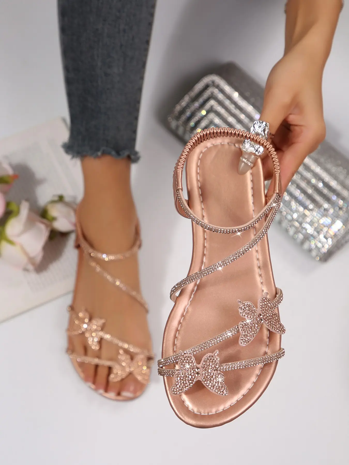 Summer New Round Toe Open-Toe Shimmering Glass Rhinestones Cute Bow Slip-On Elastic Ankle Strap Women's Outdoor Party Flat Rubber Embellished Glitter Sandals Strappy Sandals Elegant Fashionable Sandals