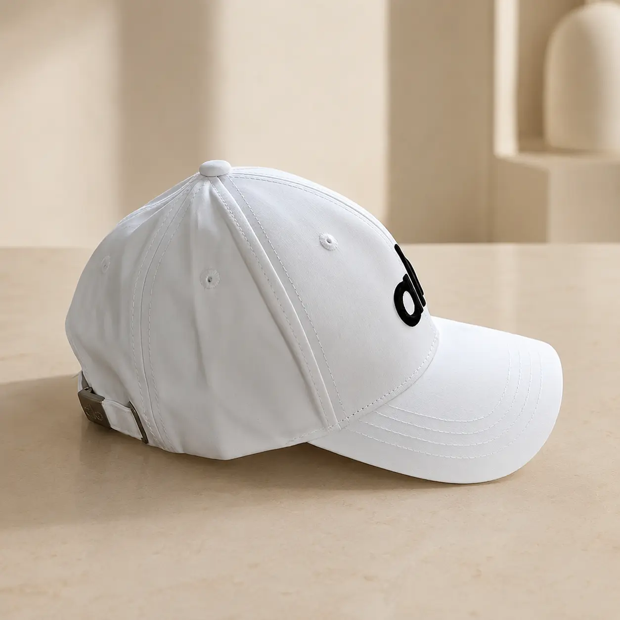 Unisex Classic Embroidered Baseball Cap – Adjustable Curved Brim Casual Sport Hat for Men & Women, Gym, Running, Travel & Everyday Wear – Black, White & Pink