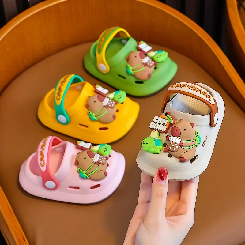 Youngsters' Cute Cartoon Capybara Hole-in-Soles Slides - Lightweight EVA Material, Slip-On Design with Round Toe, Fun Summer Beach & Casual Wear for Boys and Girls, Cute Shoes, Youngsters Beachwear, Playful Youngsters' Footwear