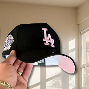 New Era 9FORTY Los Angeles Dodgers Curved Brim Baseball Hat, Pink Embroidered LA Logo & Pink Undervisor, MLB Streetwear Cap, Collector’s Limited Edition 2026 Urban Streetwear Gorra premium, moda urbana para hombres y mujeres