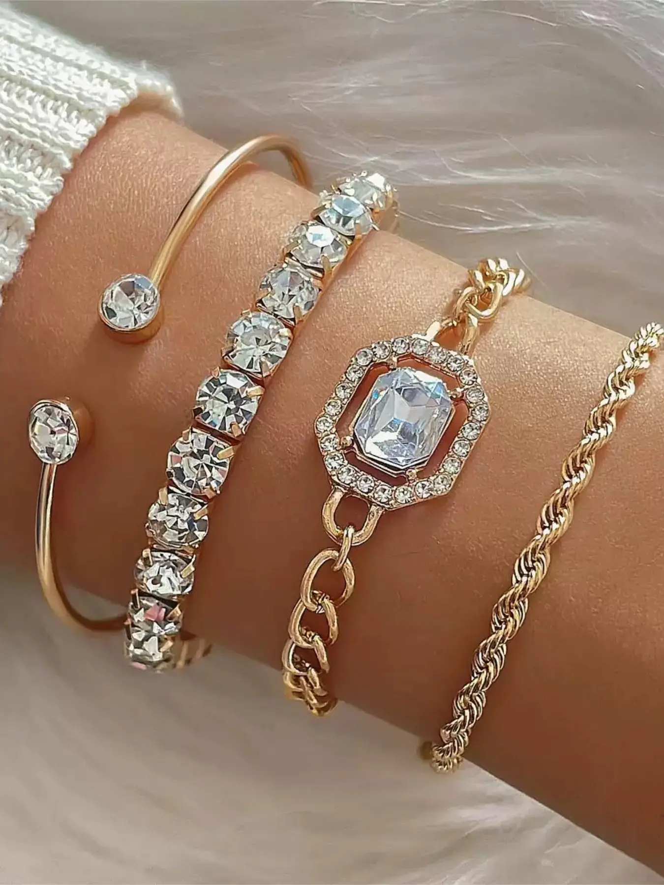4pcs Women's layered bracelet set, Bangles set, water diamond bracelet, small retro style imitation gemstone bracelet, threaded chain bracelet, suitable for daily life, parties, birthday gifts, Christmas