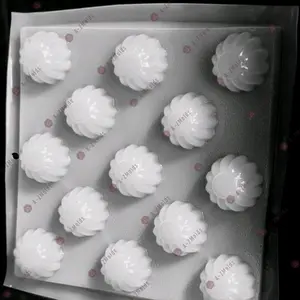 Small skirt 13 cavities mold jello, gelatin, gelatine, pudding.