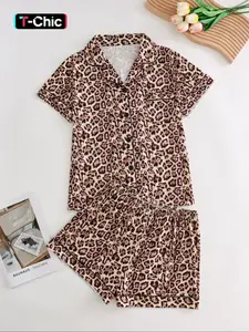Two-Piece Set Women's Leopard Print Lapel Neck Button Front Pajama, Casual Comfy Short Sleeve Top & Shorts PJ Set, Ladies Sleepwear & Loungewear for All Seasons Pyjamas