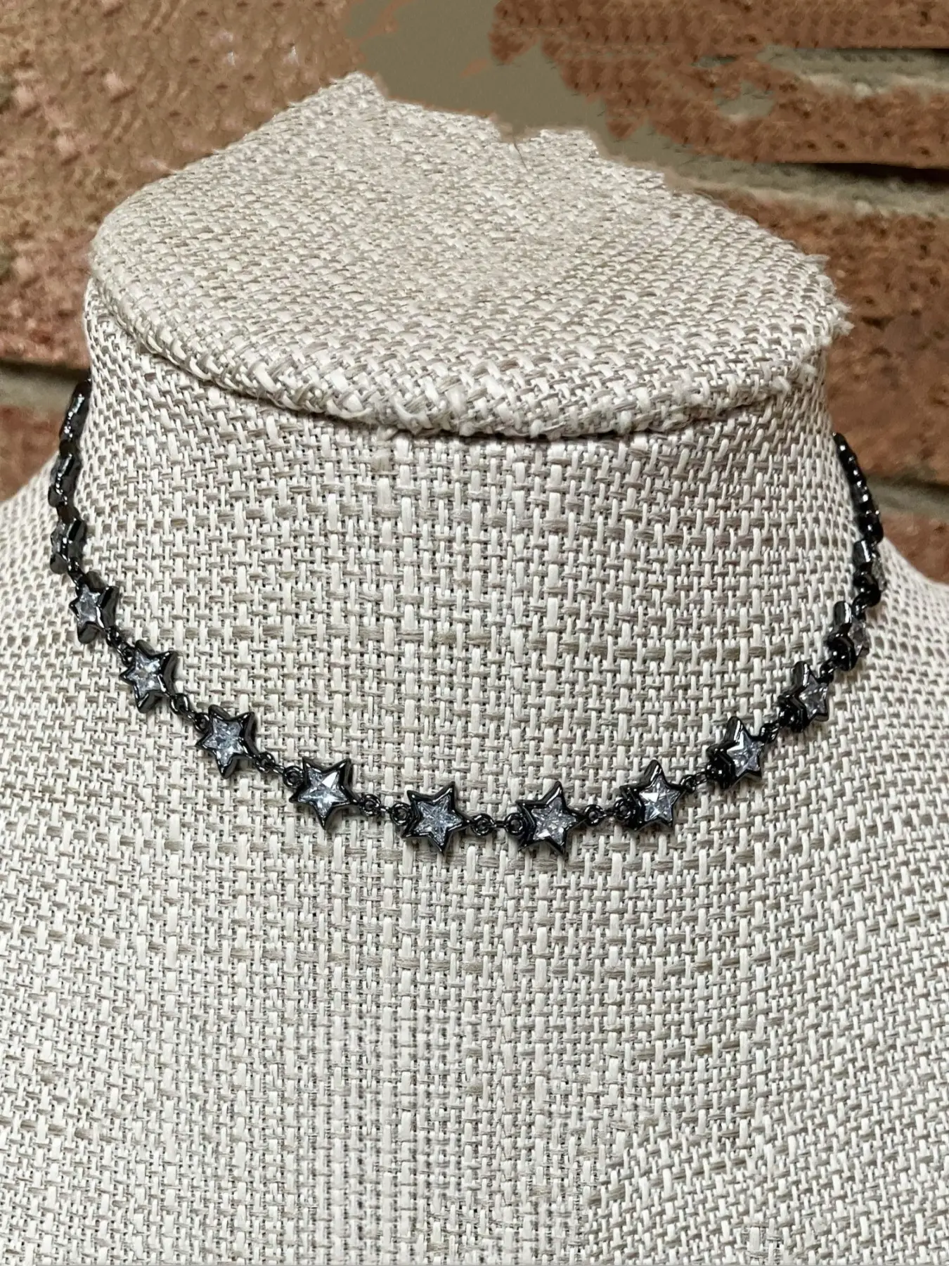 1pcs The Ultimate Edgy Vibe Black Gunmetal Star Crystal Choker Perfect for Bold Cool & Y2K Style Lovers Versatile for Festivals Dates & Everyday Looks Star Necklace Trendy Necklace