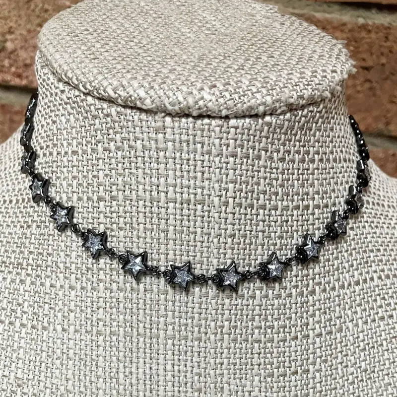 1pcs The Ultimate Edgy Vibe Black Gunmetal Star Crystal Choker Perfect for Bold Cool & Y2K Style Lovers Versatile for Festivals Dates & Everyday Looks Star Necklace Trendy Necklace
