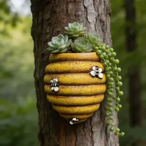 Beehive Shaped Wall Mounted Flowerpot With Bee Pattern, Resin Hanging Flowerpot, Suitable For Outdoor Garden Fence Decoration, Perfect For Ivy And Succulent Plants, A Whimsical Courtyard Artwork