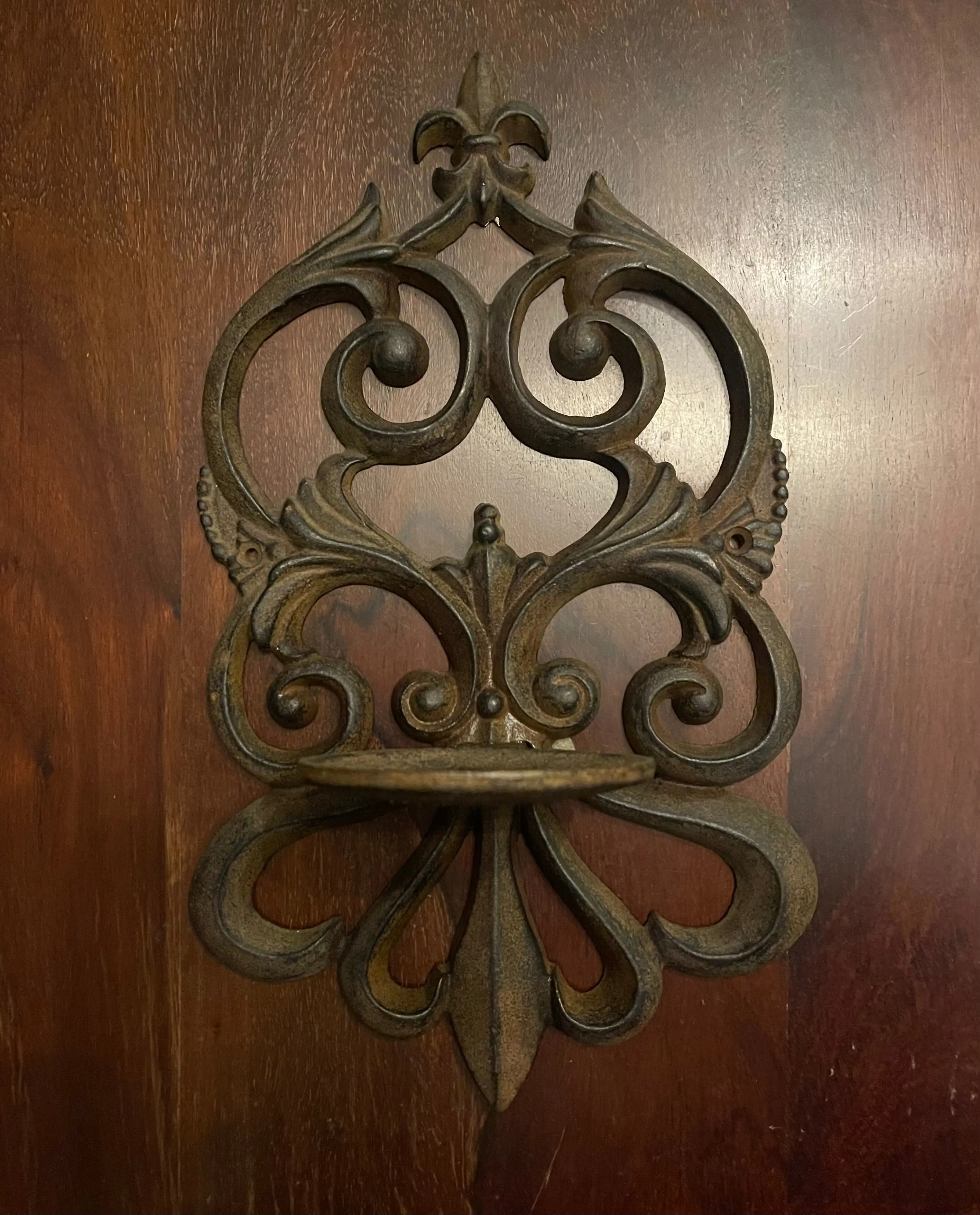 FLEUR DE LIS WALL SCONCE