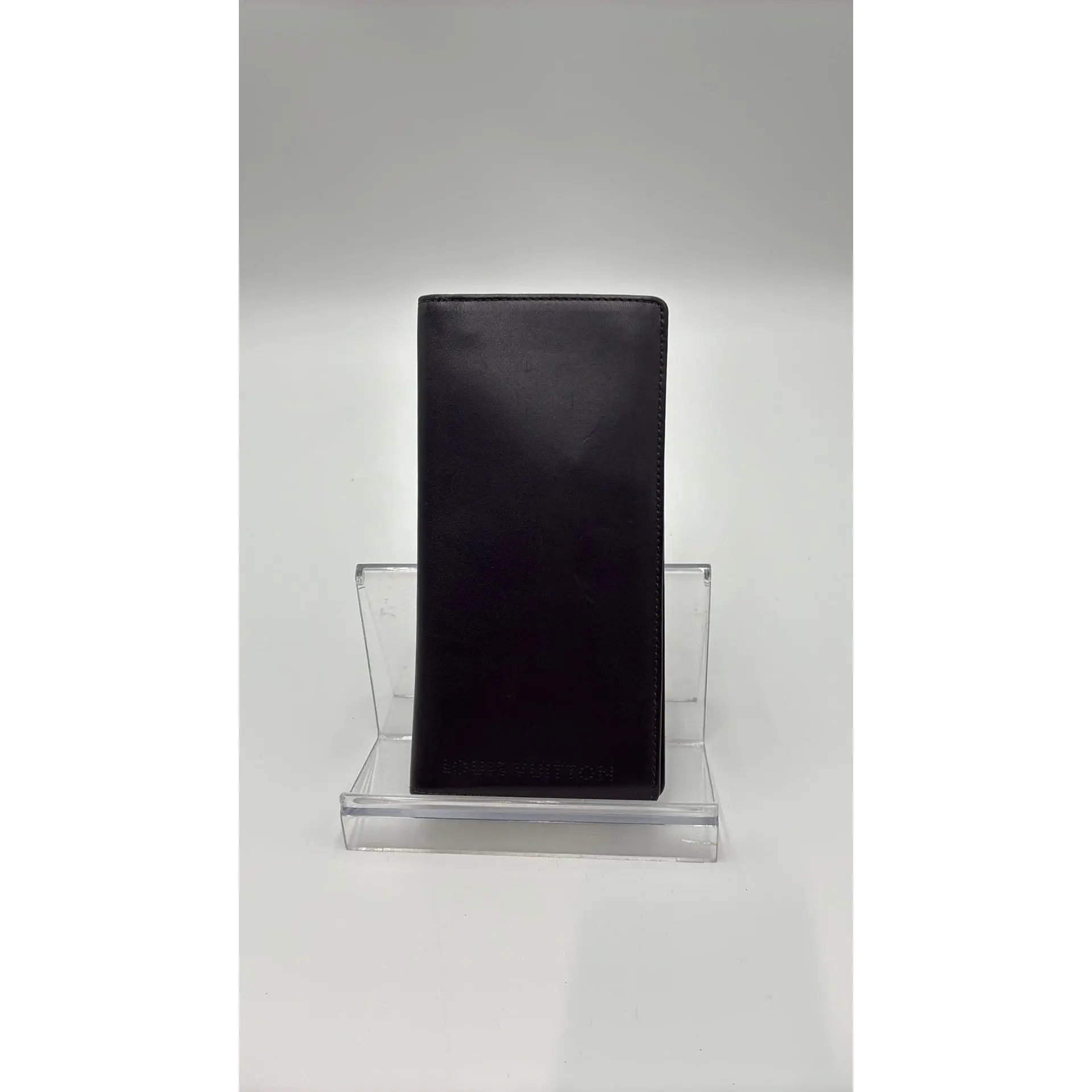 Pre-owned Louis Vuitton Leather Luxury Bags & Accessories Chicago Bifold Wallet, Black Date Code: MI3088. Entrupy ID: 9J2BVWQ.