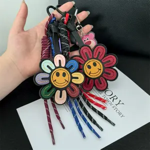 1pc Sunflower joyful Face Flower Keychain, Faux Leather Car Accessory, Fashionable Decoration for Bags and Phones, Gift Idea
