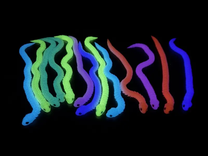 13-piece 3D-printed glowing snake statues for home decor