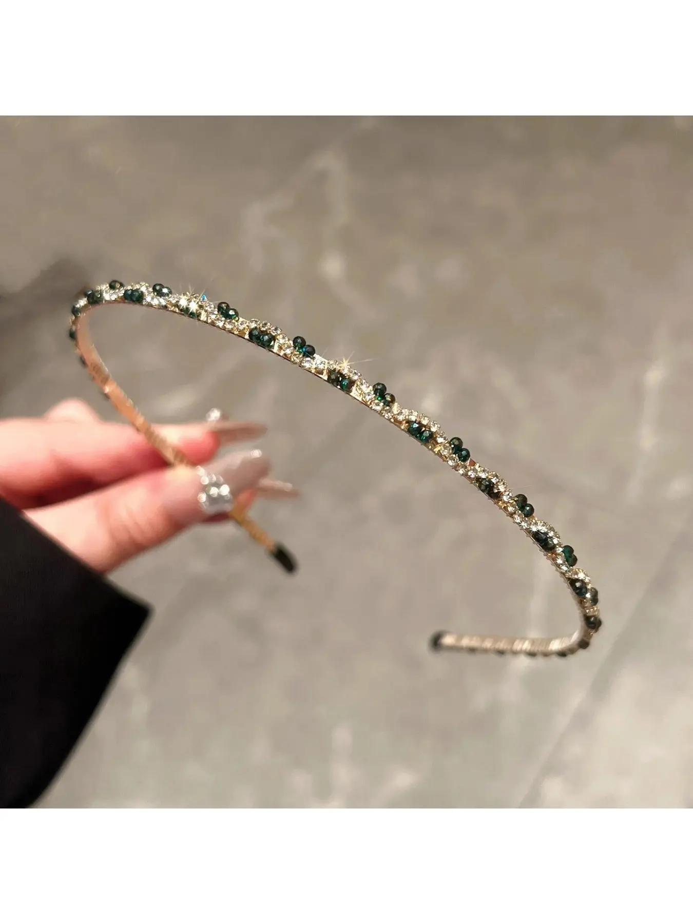 Retro Luxury Beaded Headband for Women, Shiny Rhinestone Hair Accessory with Gold Tone Slim Wavy Design, Comfortable Hair Hoop for Thick Hair and Fine Hair, Perfect for Wedding, Holiday Party, Christmas, Valentine, Gift for Mom Wife Girlfriend