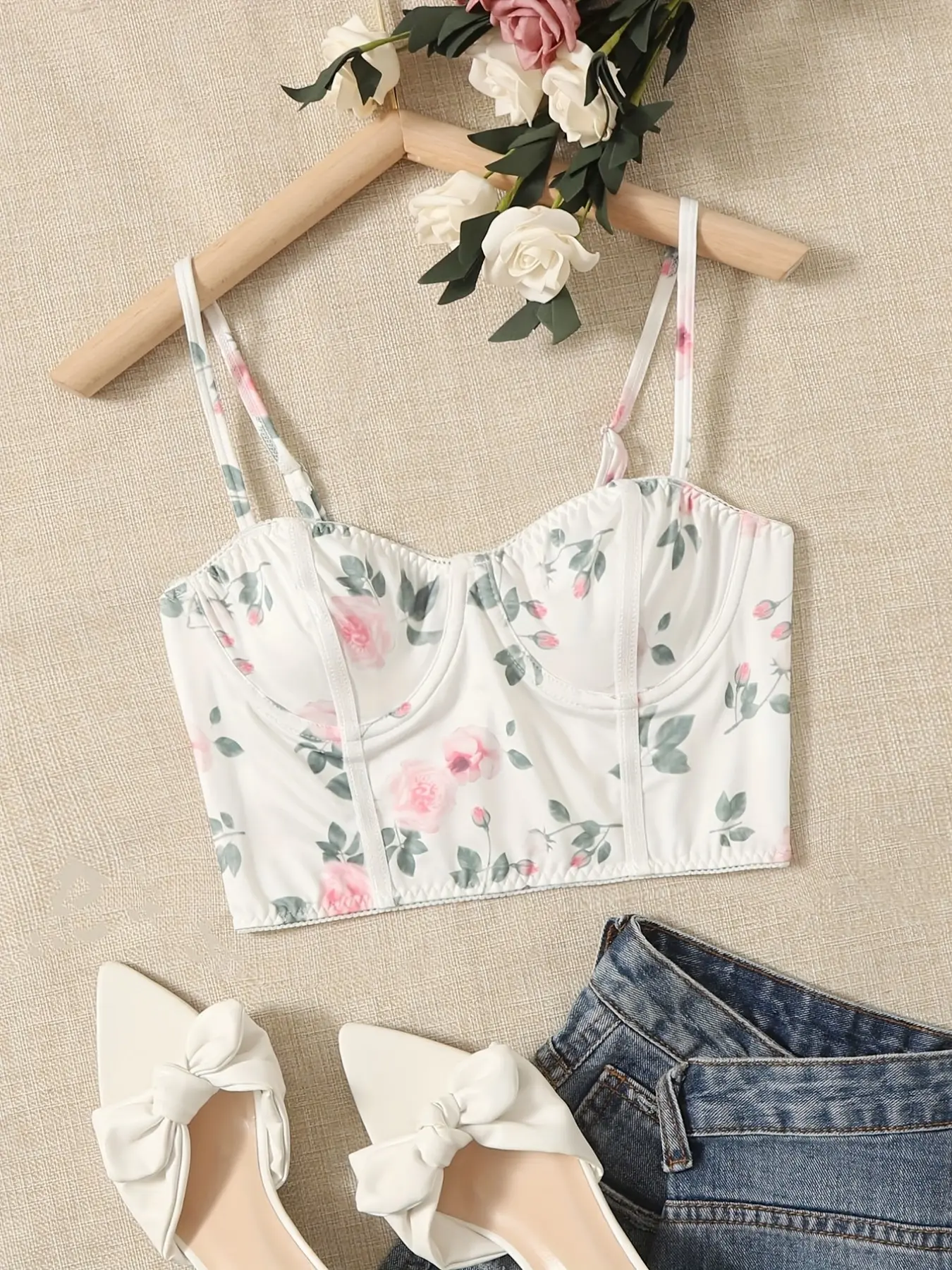 Feminine Floral Corset Top, Women's Aesthetic Vintage Rose Print Bustier Crop Top, Underwire Cupped Spaghetti Strap Cami, Body-hugging Cottagecore Shirt, Floral Tank Tops, Spring Summer Picnic Date Outfit, Cropped Tops, Cami Sleeveless Top, Womenswear