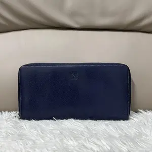 Pre-owned France Clutches & Wristlets loewe Dark Blue Long Wallet (sz H19101)