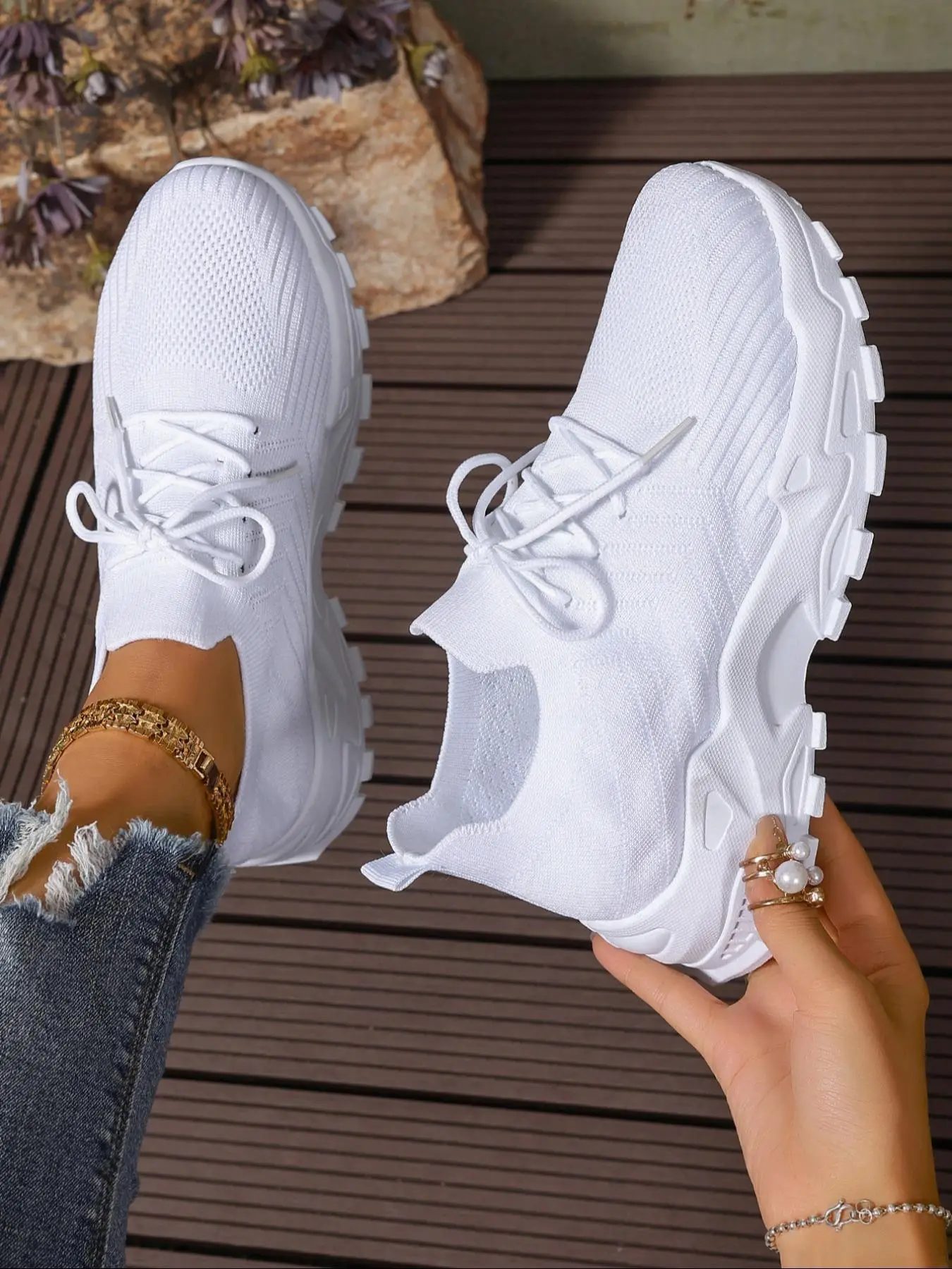 Women's Fashionable Lace Up Low Top Sneakers, Casual Designer Sneakers, Athletic Girls Footwear, Comfortable Breathable Lightweight Sports Running Sho