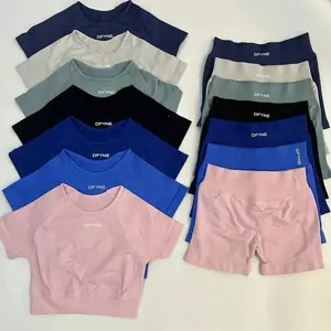 DFYNE Seamless Gym Set – Yoga Crop Top with Sleeves & Pleated Scrunch Shorts for Women