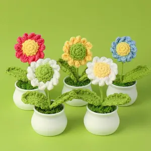 Handmade Crochet Daisy Potted Plant, 1 Count Cute Artificial Flower Potted Plant, Decorative Flower for Home Office Car, Teenage Girl Gifts