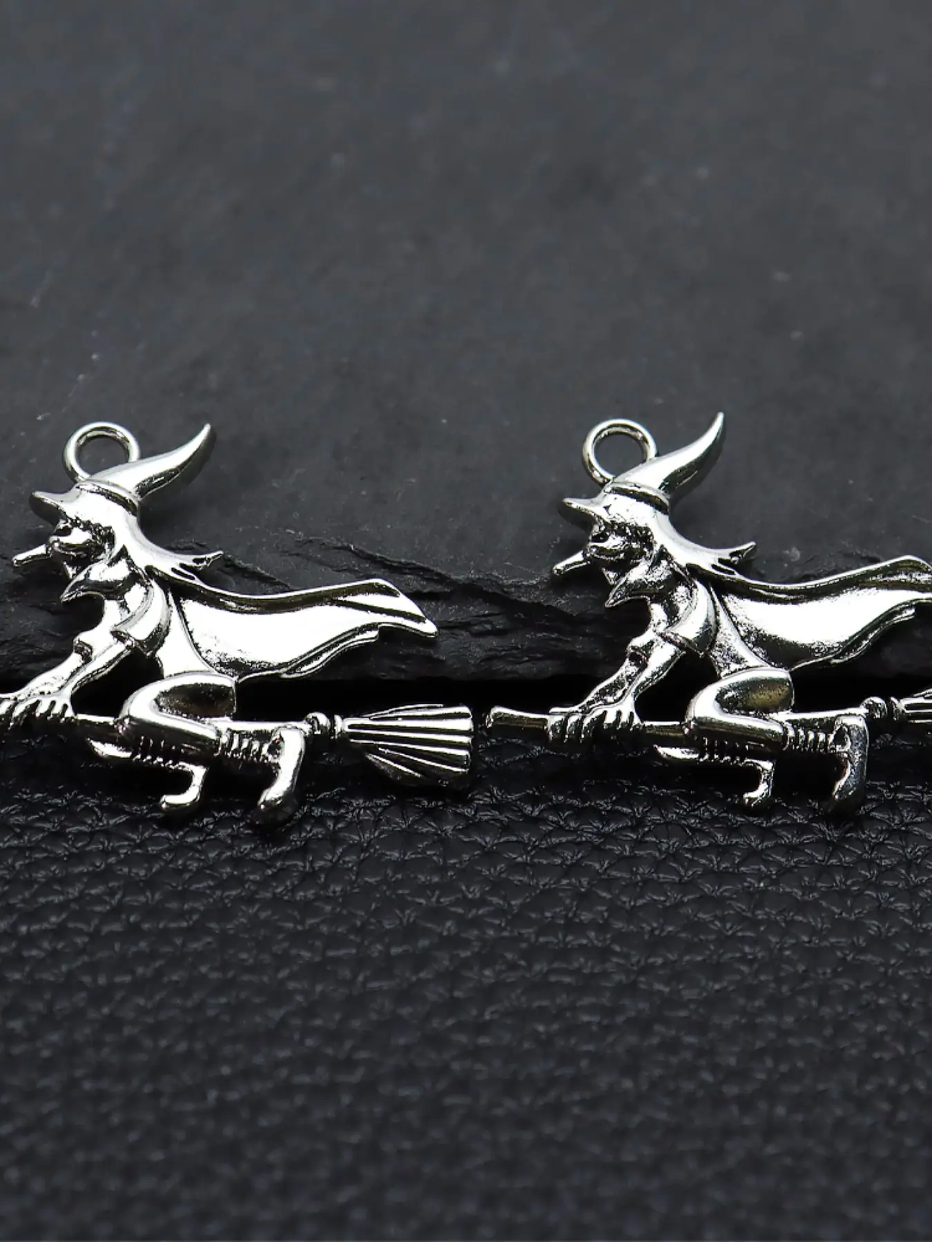 5pcs 29*37mm Vintage Metal Witch Charms for Jewelry Making Diy Zinc Alloy Witch Sorceress Pendant Charms
