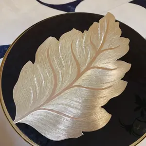 Popular 3D Nordic Style Maple Leaf Decorative Coasters with Golden Foil, PVC Table Mats That Are Heat-Resistant, Non-Slip, And Protect Against Burns