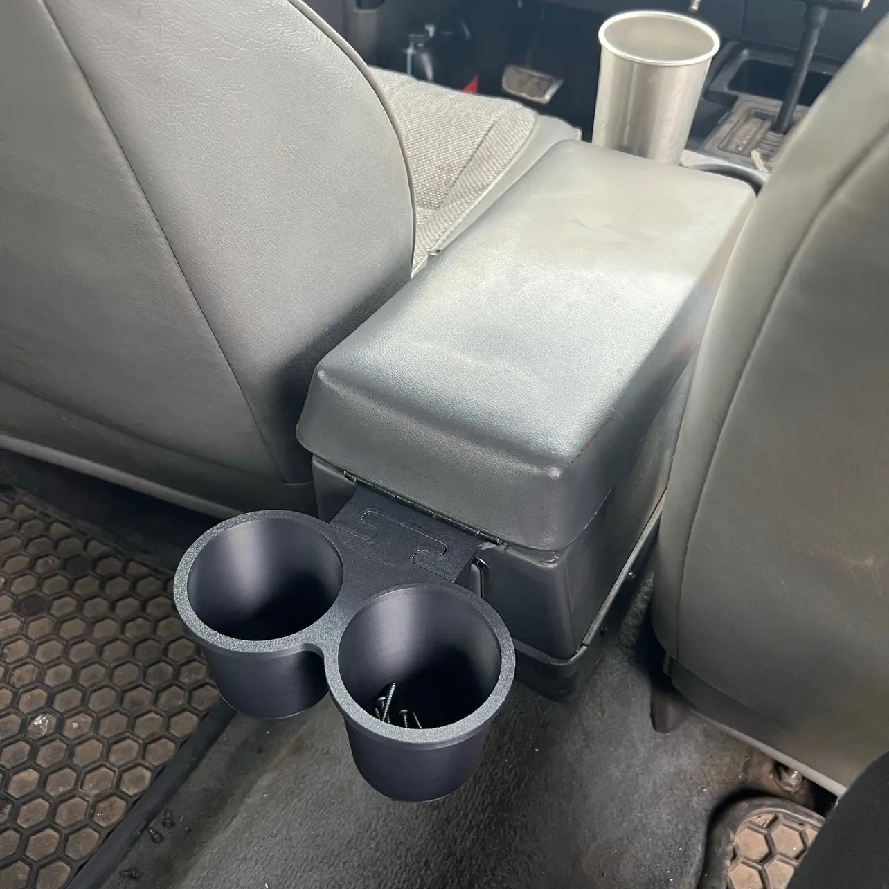 Fits 1984-1996 Jeep cherokee xj removable rear cupholder
