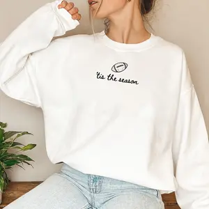 Women's round-neck pullover sweatshirt with long sleeves. This style is simple and casual, featuring a pullover design. The fabric is soft and comfortable, lightweight and breathable, making it both casual and fashionable.