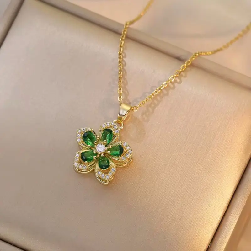 14k Gold Flower Chain Necklace