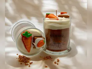 Carrot Cake Candle. 13 oz. Soy Candle/Easter Candle/Spring Candle/Carrot Cake/Strongly Scented Candle/Dessert Candle/Bakery Candle.