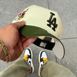 New Era Los Angeles Dodgers Cream Olive Snapback Cap – Premium Embroidered LA Logo Baseball Hat, Adjustable Flat Brim Streetwear Cap for Men & Women