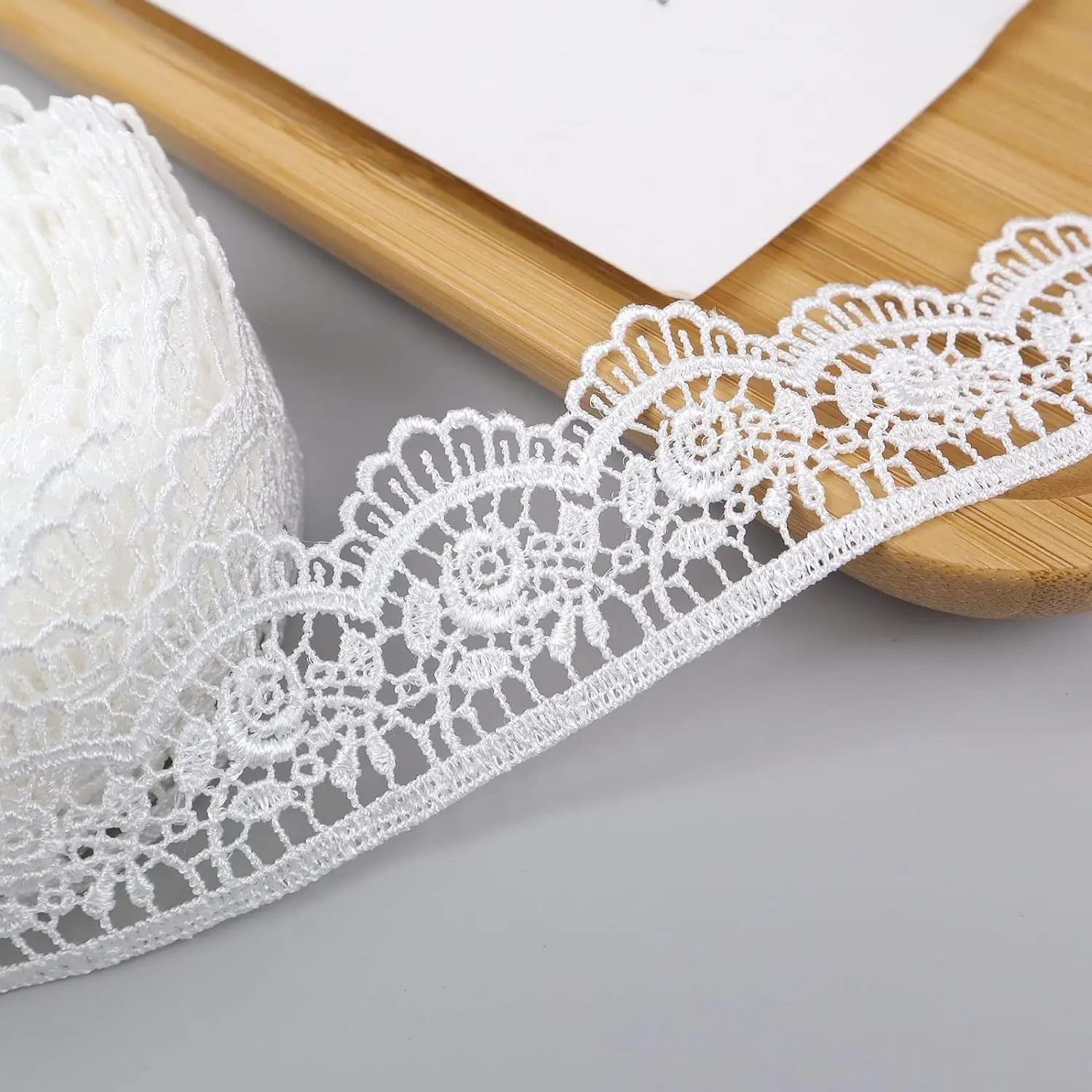 White Venice Lace Trim 7 Yards Scalloped Embroidery Flower Lace Ribbon for Crafts, Dress,  Wrapping, Wedding, Home Decoration