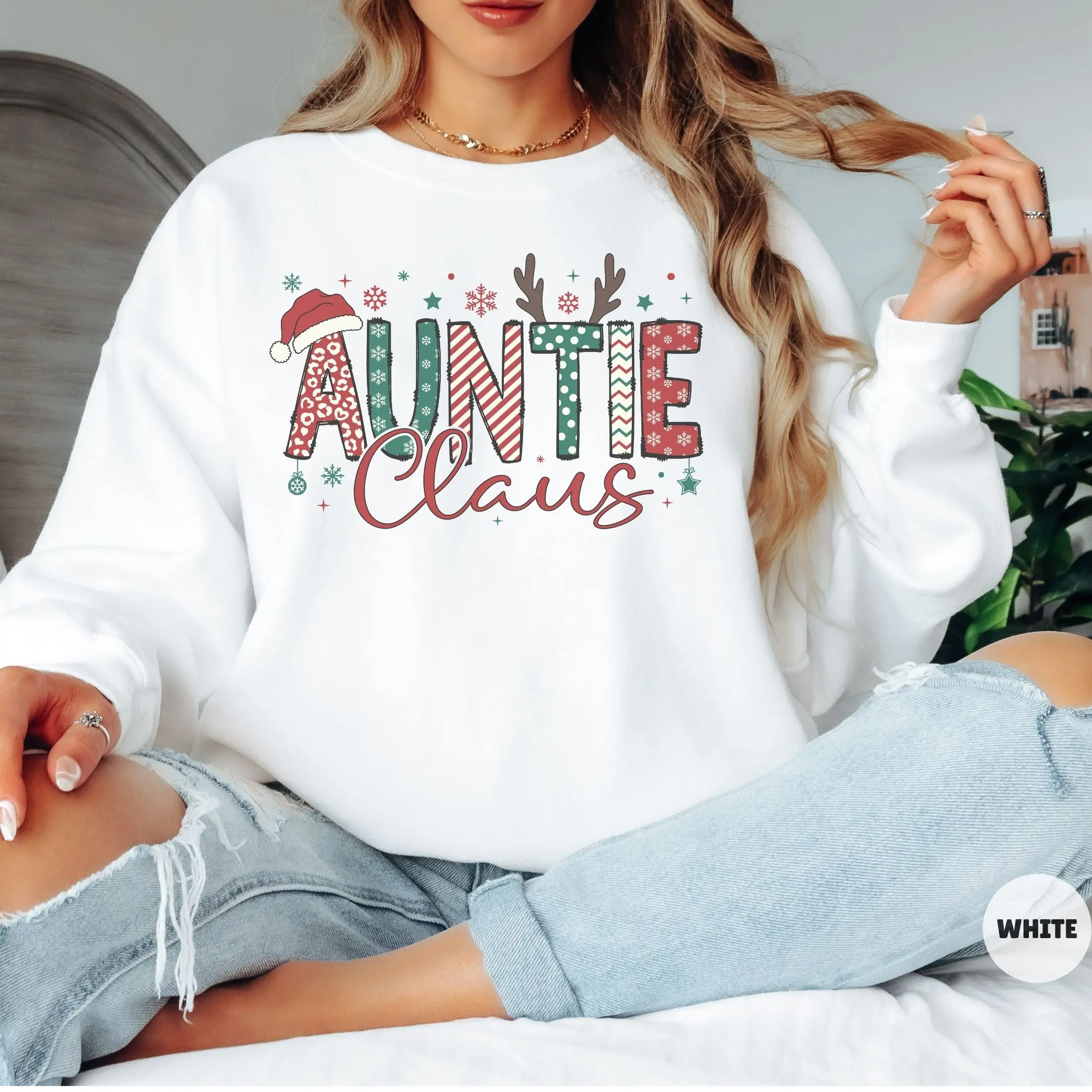 Auntie Christmas Sweater, Auntie Claus, Auntie Christmas Sweatshirt, Auntie Sweatshirt, Aunt Christmas Sweater, Auntie Crewneck, Sweatshirt for Auntie, Aunt Christmas Sweatshirt, Auntie Holiday Sweater