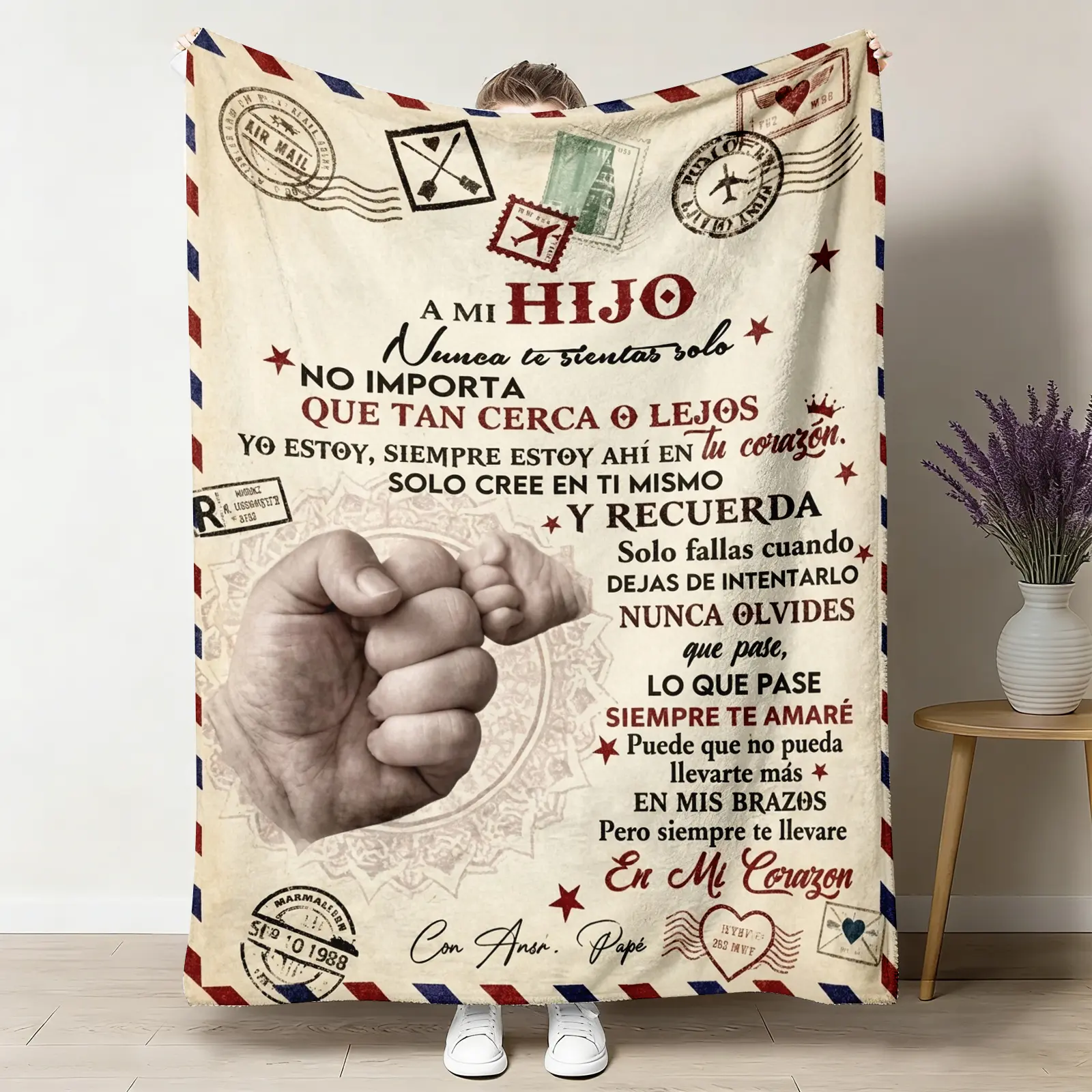 A Mi Hijo Throw Blanket, Vintage Air Mail Letter Dad to Son Spanish Flannel Blanket, Soft Cozy Warm Throw, Nunca Te Sientas Solo Gift for Son, Retro Envelope Stamp Design, Regalo para Hijo de Papa, Father Son Bonding Bedroom Decor