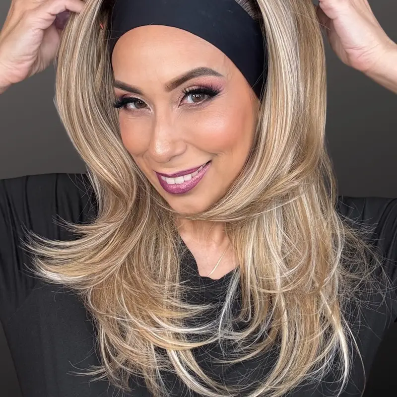 MACA BAKA Rynlee Beige Brown Blonde Layered Ombre Highlight Headband Wigs Wear and Go Glueless Low Density 18 Inches Natural Wavy Synthetic Wigs for Women Easy to Wear