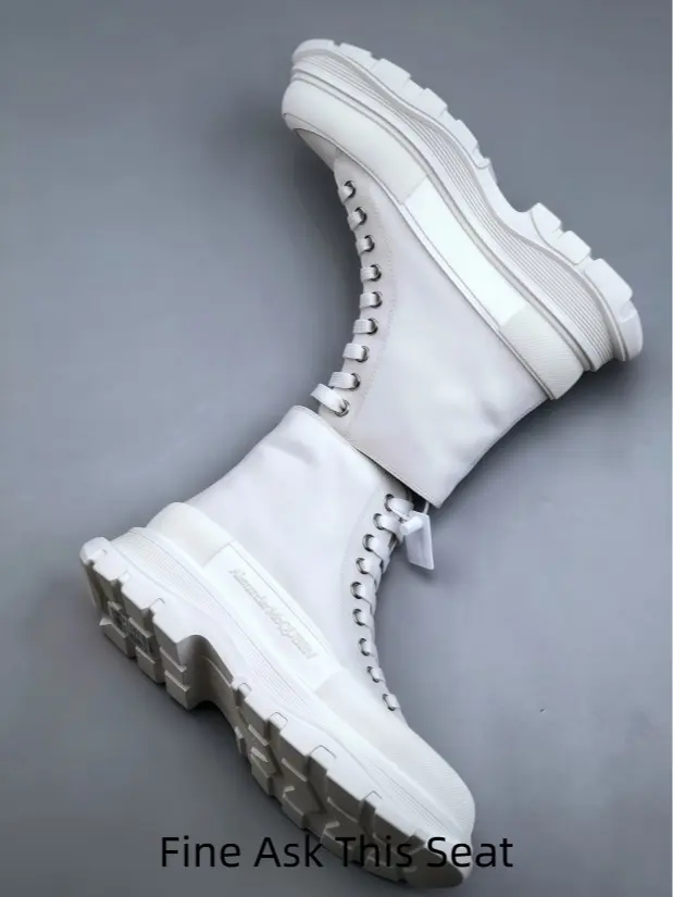 All-white high-top chunky casual walking boots with soft breathable canvas upper, lightweight supportive platform midsole, deep rugged rubber traction sole, comfy daily shoes for city commutes, shopping trips and weekend outdoor hiking
