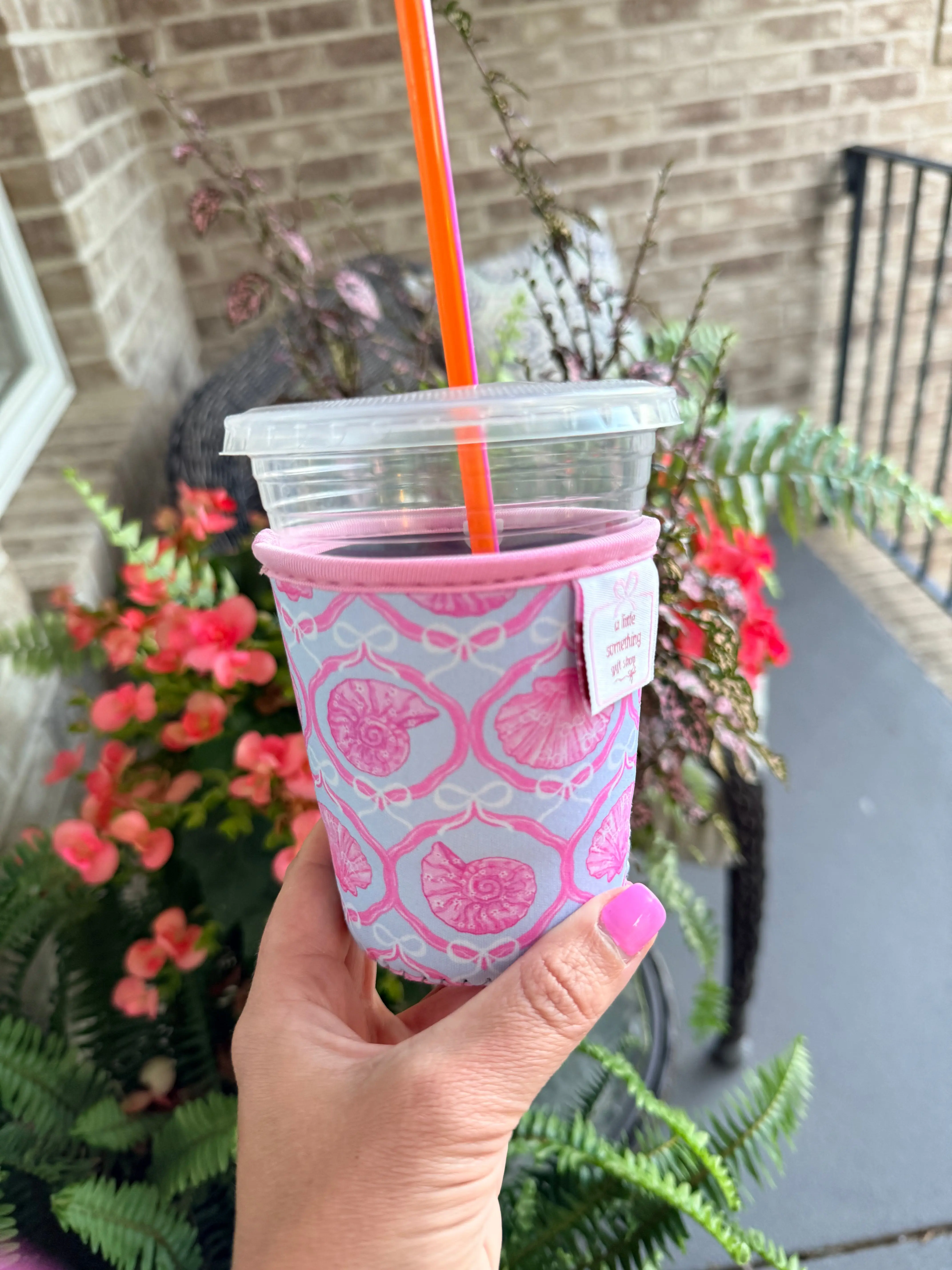 Pink Shells & Bows Coffee Sleeve – Small (16–18 oz) 🎀🐚