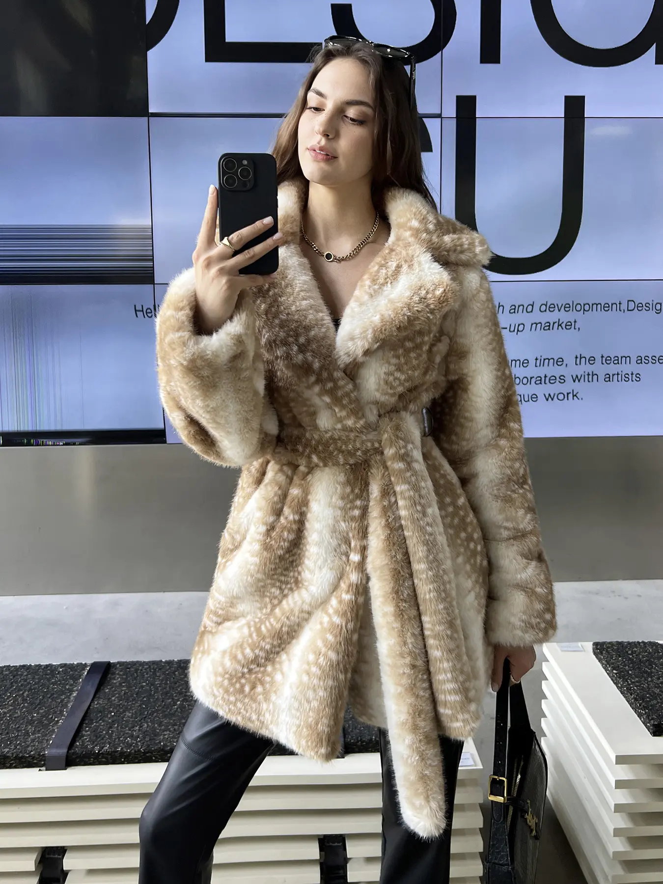 Fashion Winter Faux Fur Leopard Print Jacket, Medium-Length Suit Collar Coat, Stylish Women's Outerwear for Cold Weather