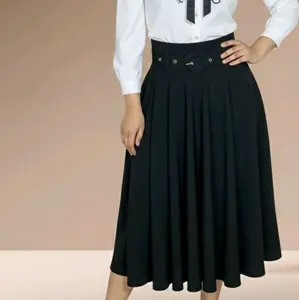 Elegant Black Pleated Skirt with Heart Buckle Detail for Women's Fashion
