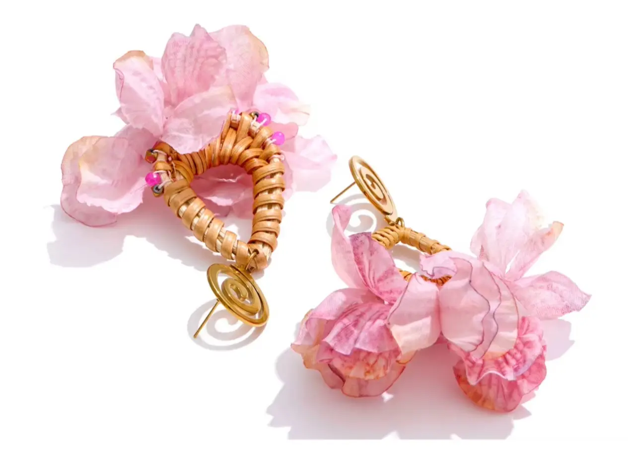 E187- Spring Summer Romantic Bohemian Pink Flower Dangle Earrings !