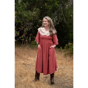 French Lace Collar in Ecru