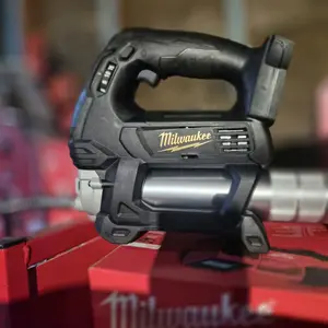 m18 grease gun Tool only. Battery and charger not included